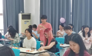 金瓶梅
举办“一站式”社区活动：“情暖初心，绘忆同行”心理健康素​质扩展活动