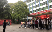 深入学习“四史”，牢记初心使命----金瓶梅
周一升旗仪式
